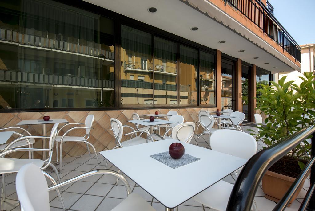 Hotel Scarlet Rimini Zewnętrze zdjęcie